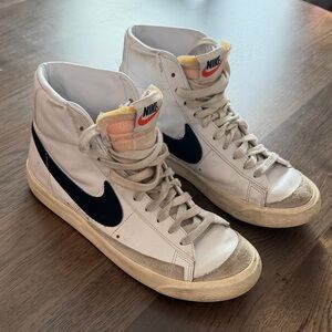 Nike Blazer Mid 77 Sneakers White Womens 8.5 High Top Lace Up Streetwear